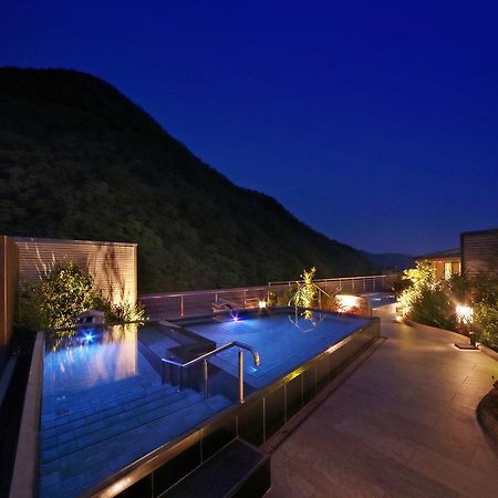 Hotel Asaya Nikko Esterno foto The resort at night