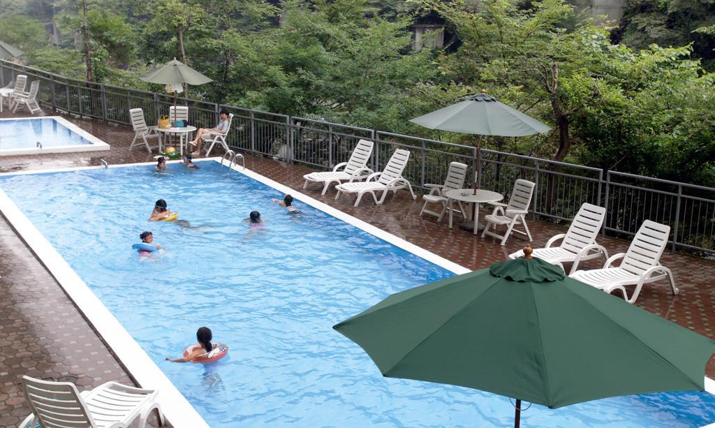 Hotel Asaya Nikko Esterno foto A pool at a hotel
