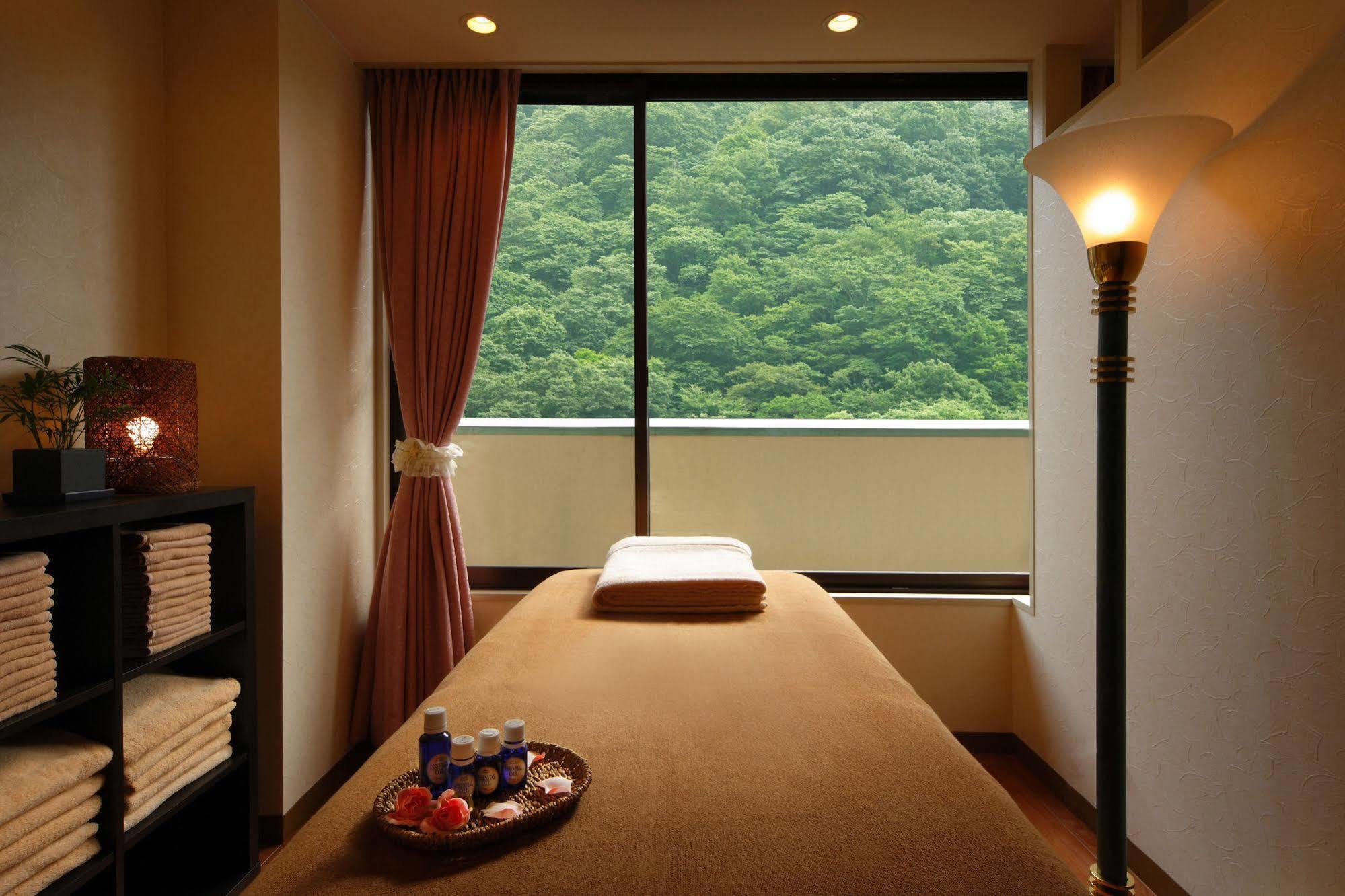 Hotel Asaya Nikko Esterno foto A treatment room at a spa