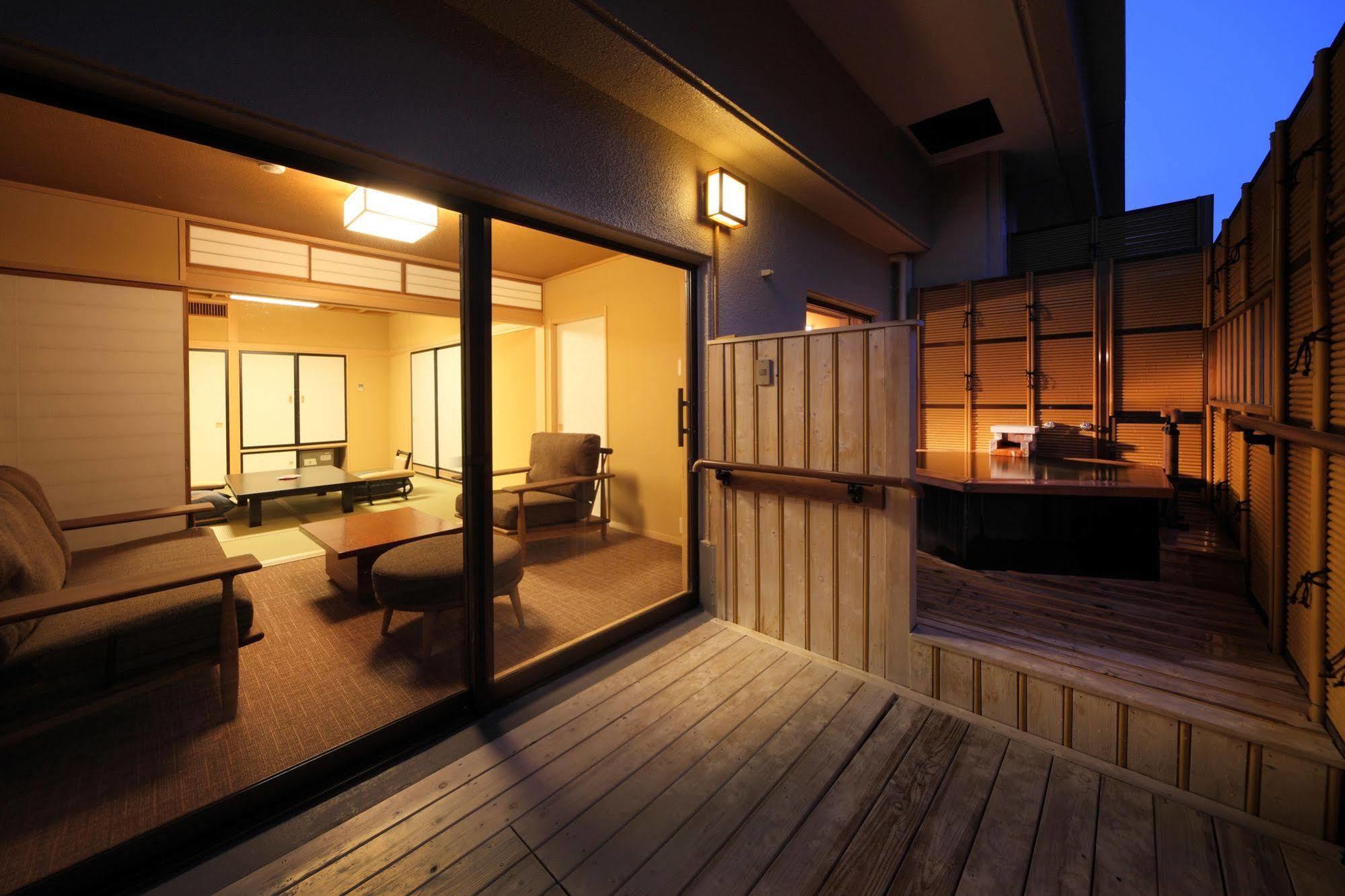 Hotel Asaya Nikko Esterno foto A room at a ryokan