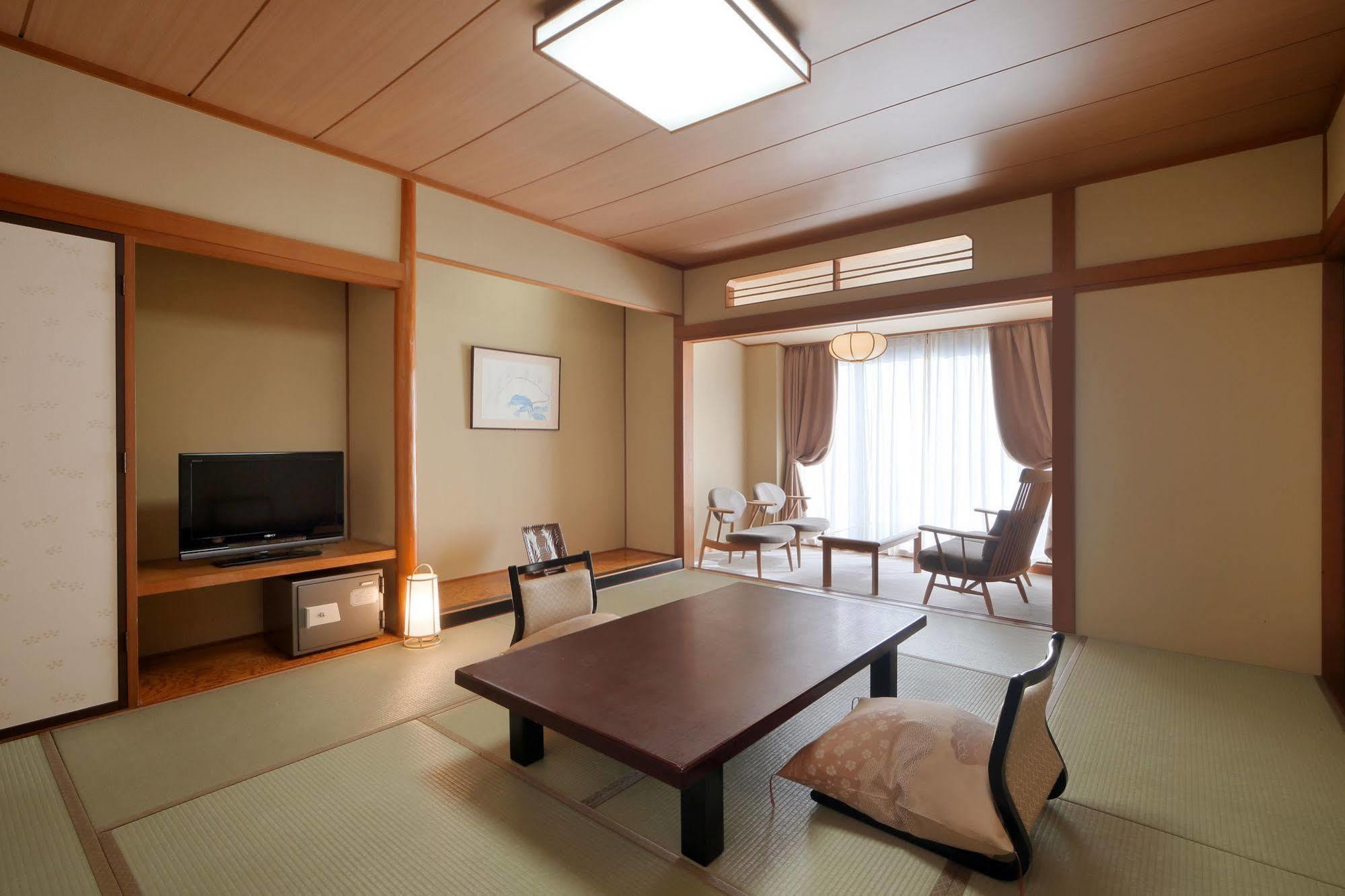 Hotel Asaya Nikko Esterno foto A Japanese-style room at a hotel in Japan