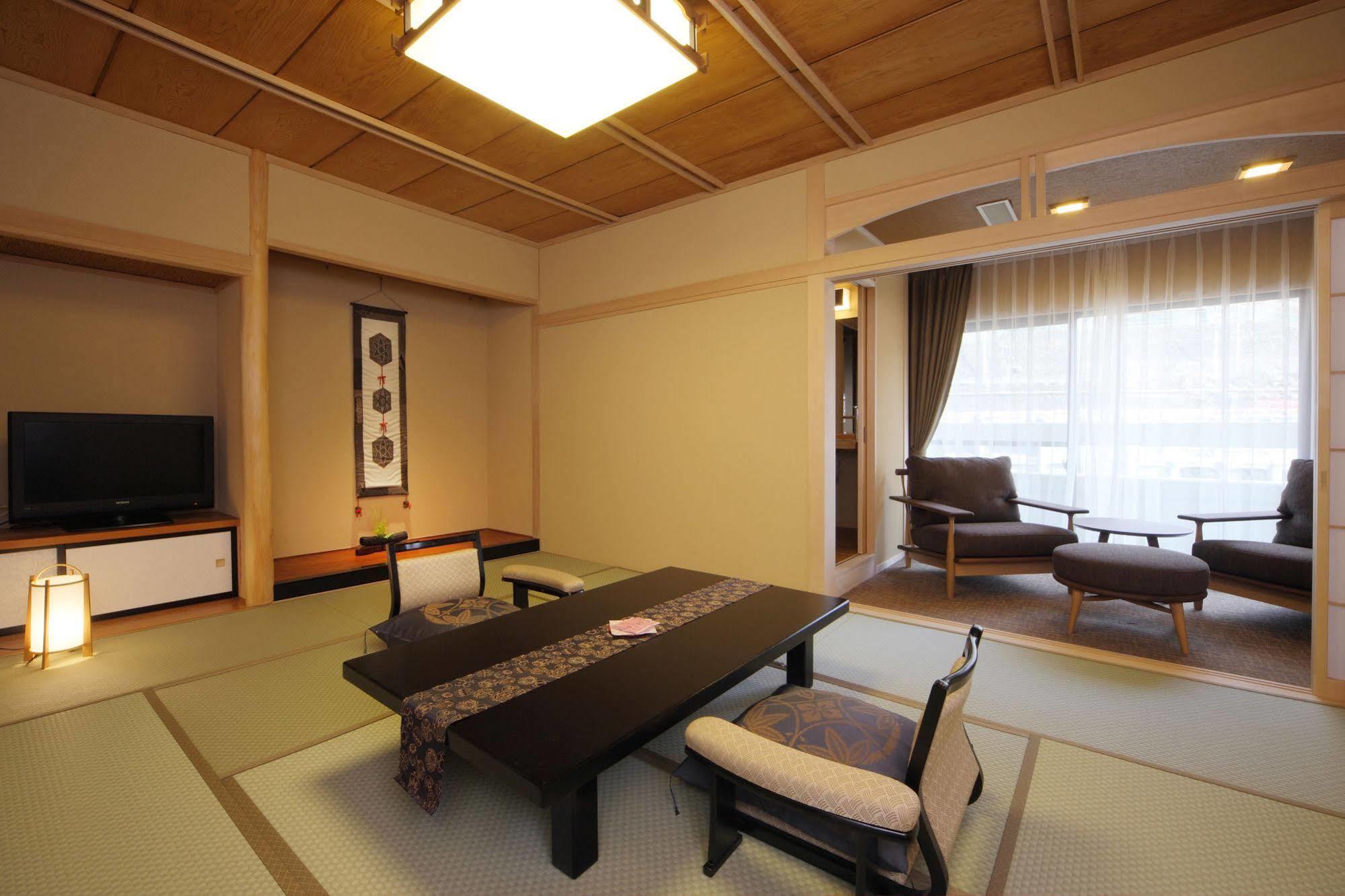 Hotel Asaya Nikko Esterno foto A Japanese-style room at a hotel in Japan