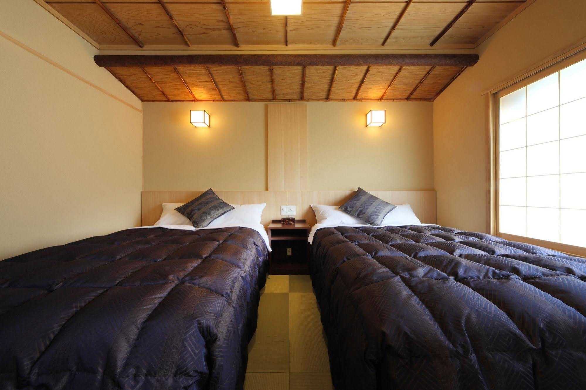 Hotel Asaya Nikko Esterno foto A room at a ryokan